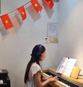 Pong ƠI Music 3 Trunng tâm piano TP. Cần Thơ, tiếp tục áp dụng và hướng dẫn sử dụng phần mềm quản lý trung tâm Modun với checkin Face ID và app hội viên