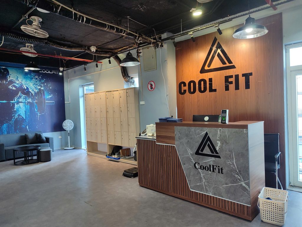 Tìm hiểu cách CoolFit Hà Nội triển khai phần mềm quản lý phòng gym kết hợp checkin vân tay, app hội viên miễn phí giúp theo dõi hạn gói tập, lịch sử tập luyện và đặt lịch PT hiệu quả, tối ưu vận hành phòng gym hiện đại.