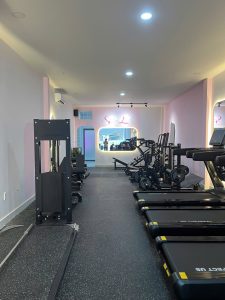 Hệ thống checkin Face ID tự động tại cửa phòng tập SlimLady Fitness