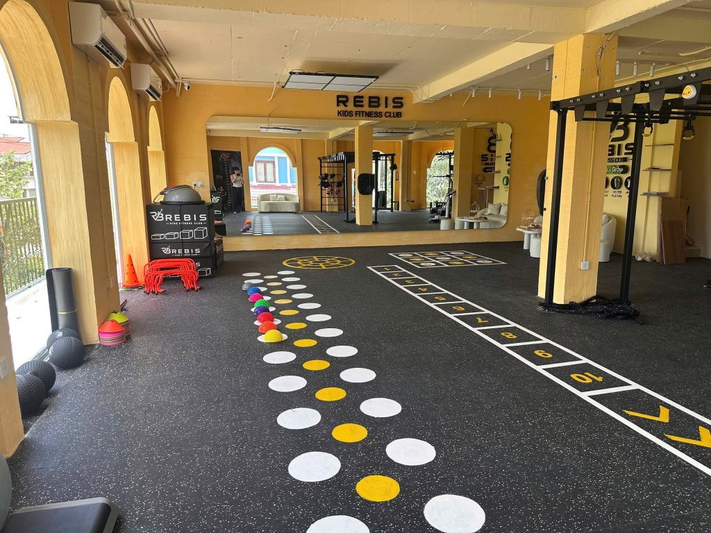 Rebis Kid Fitness Nha Trang – Private Gym Trẻ Em Quản Lý Qua App